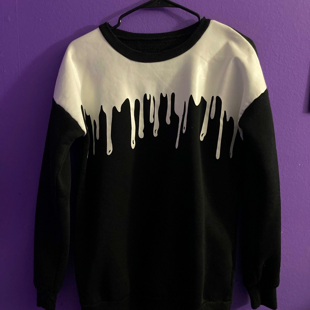 Goth-harajuku hybrid style 😳 paint drip sweater n tag fits XS/S